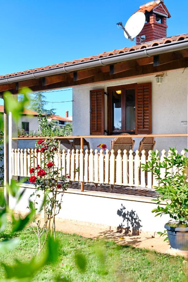 Adriatico Bungalow Пореч Экстерьер фото
